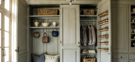 Kako organizirati garderobno omaro kot profesionalec (in z občutkom za stil)