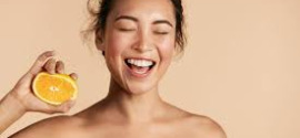 Zakaj vsi prisegajo na vitamin C v negi kože