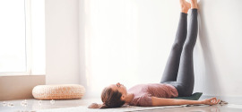 Pilates ob steni: učinkovit trening za telo in um
